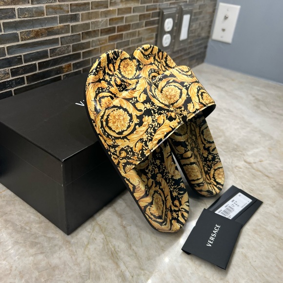 Versace Baroque Printed Slide Sandal - Picture 6 of 11